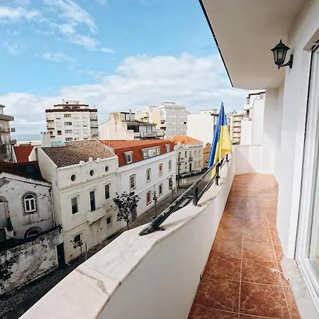 Um Pe Na * Figueira da Foz