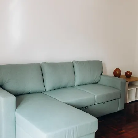 Um Pe Na Apartamento *