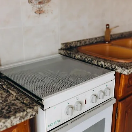 Um Pe Na Apartamento *