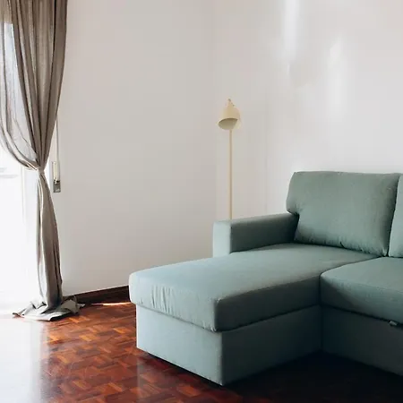 Um Pe Na Apartamento *