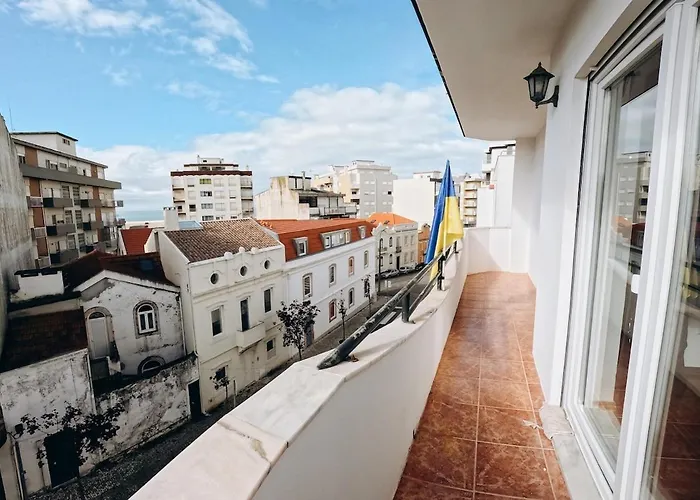 Um Pe Na * Figueira da Foz